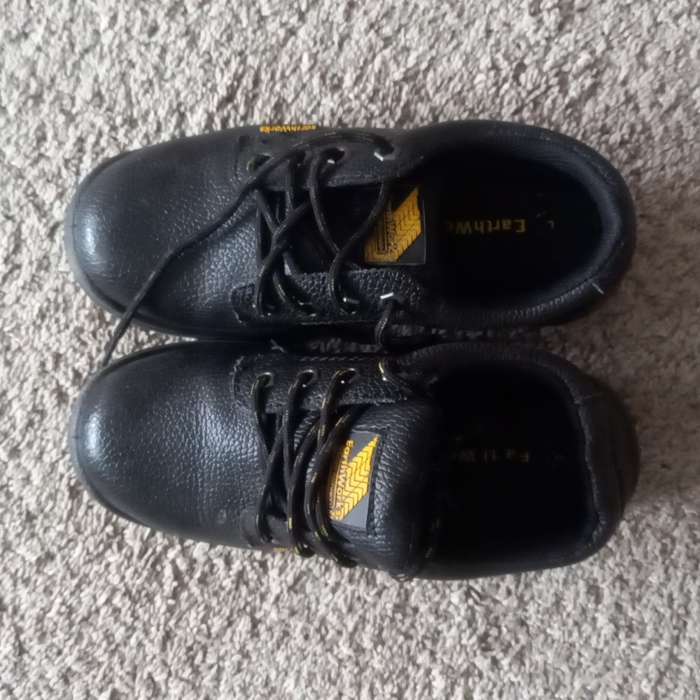 EarthWorks Work Black Shoes
